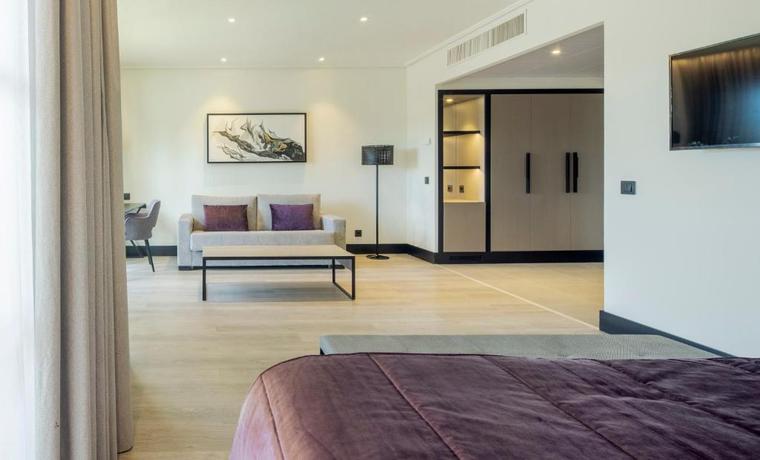 Imagen de la habitación del Hotel Ilunion Alcora Sevilla. Foto 4