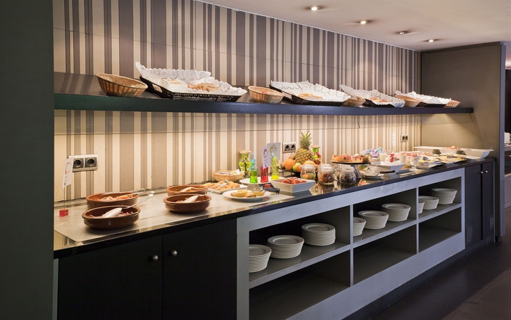 Imagen del bar/restaurante del Hotel Ilunion Almirante. Foto 2