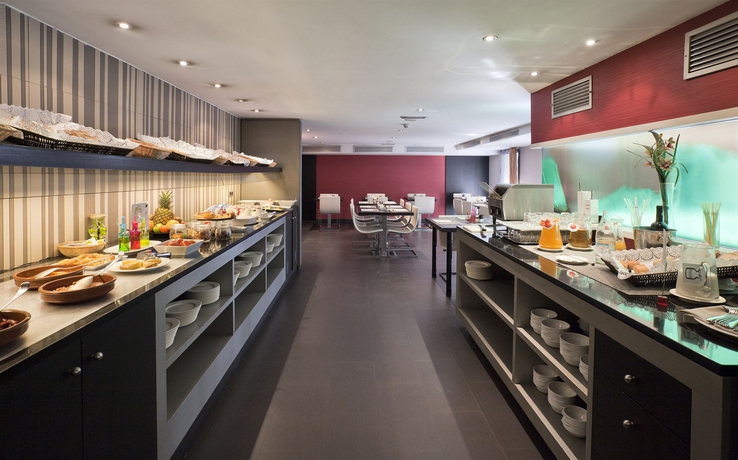 Imagen del bar/restaurante del Hotel Ilunion Almirante. Foto 3