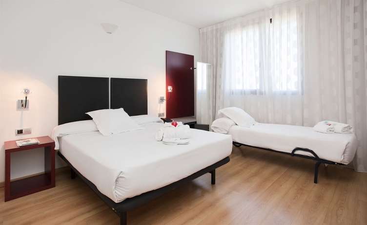 Imagen de la habitación del Hotel Ilunion Aqua 3. Foto 7