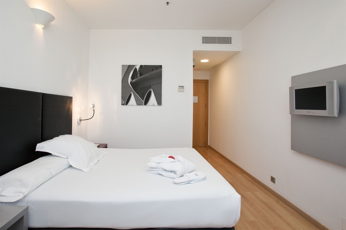 Imagen de la habitación del Hotel Ilunion Aqua 3. Foto 9