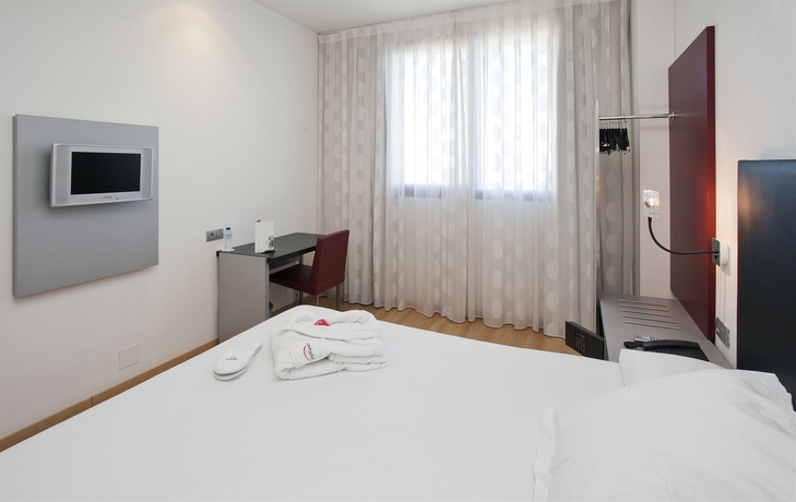 Imagen de la habitación del Hotel Ilunion Aqua 3. Foto 12