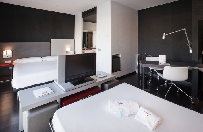 Imagen de la habitación del Hotel Ilunion Atrium. Foto 6