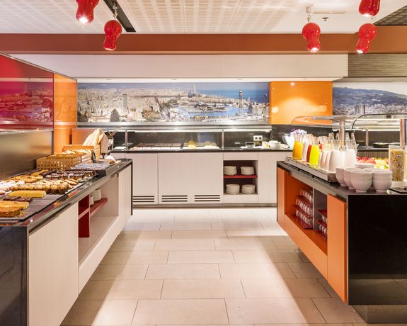 Imagen general del Hotel Ilunion Barcelona. Foto 22