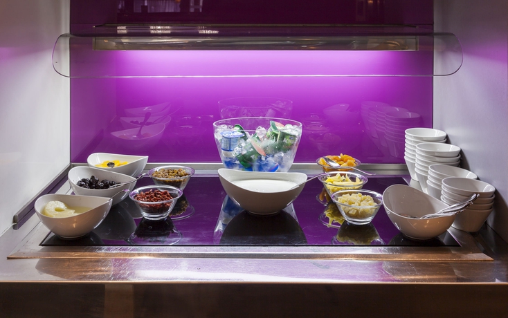 Imagen del bar/restaurante del Hotel Ilunion Bel Art. Foto 3