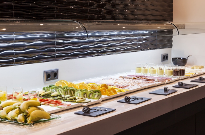 Imagen del bar/restaurante del Hotel Ilunion Bel Art. Foto 6