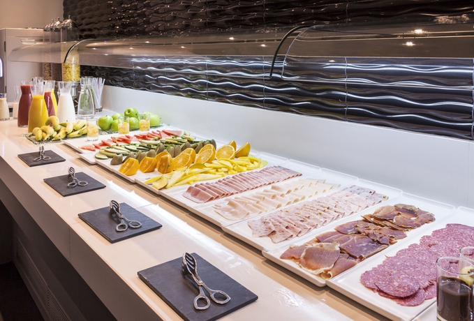 Imagen del bar/restaurante del Hotel Ilunion Bel Art. Foto 7