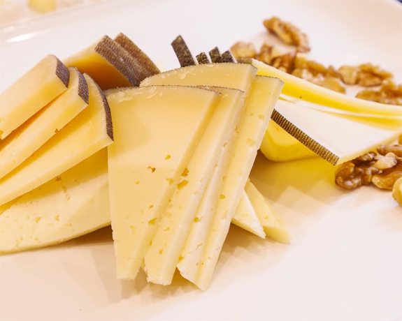 Imagen del bar/restaurante del Hotel Ilunion Bilbao. Foto 2