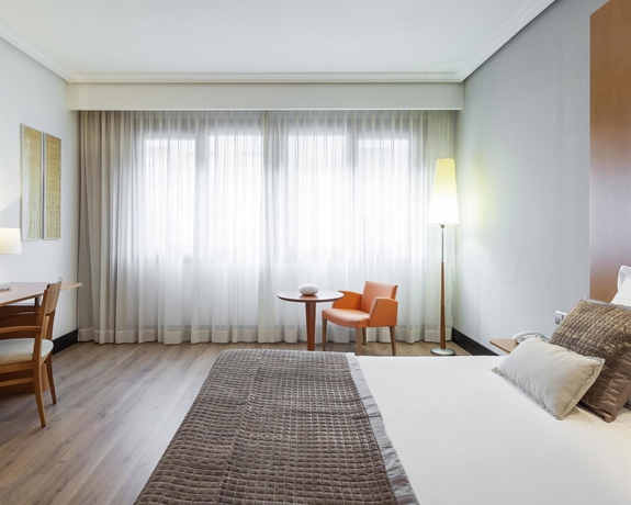 Imagen de la habitación del Hotel Ilunion Bilbao. Foto 9