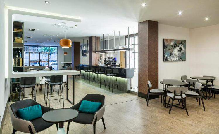 Imagen del bar/restaurante del Hotel Ilunion Bilbao. Foto 2