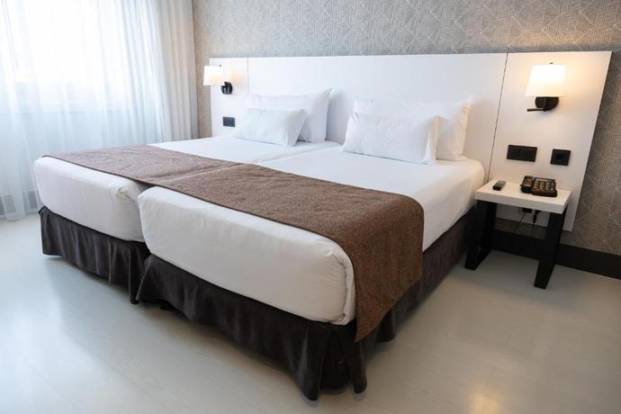 Imagen de la habitación del Hotel Ilunion Bilbao. Foto 9