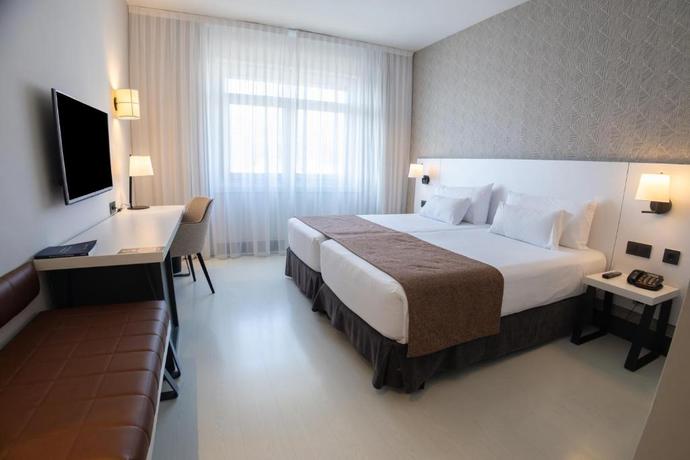 Imagen de la habitación del Hotel Ilunion Bilbao. Foto 10