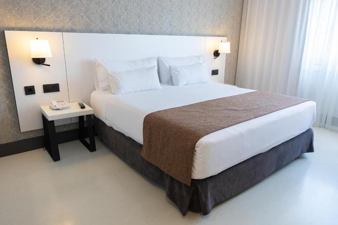 Imagen de la habitación del Hotel Ilunion Bilbao. Foto 11