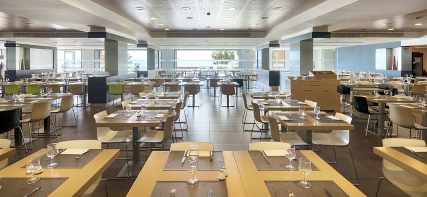 Imagen del bar/restaurante del Hotel Ilunion Calas de Conil. Foto 2