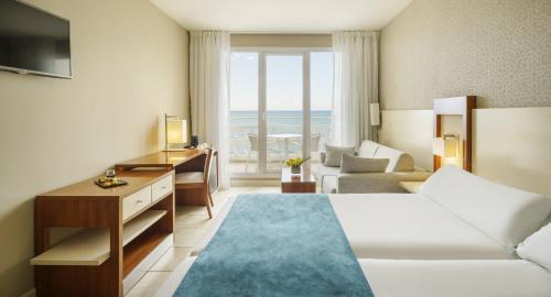 Imagen de la habitación del Hotel Ilunion Fuengirola. Foto 6