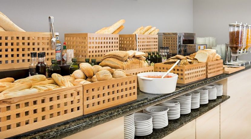 Imagen del bar/restaurante del Hotel Ilunion Fuengirola. Foto 3