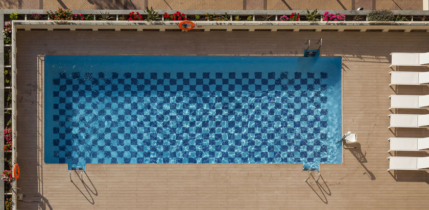 Imagen de la piscina del Hotel Ilunion Fuengirola. Foto 18