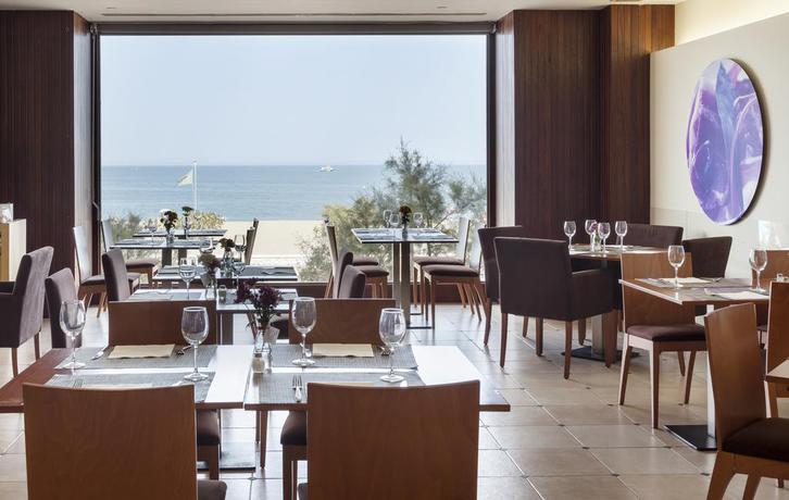 Imagen del bar/restaurante del Hotel Ilunion Fuengirola. Foto 5