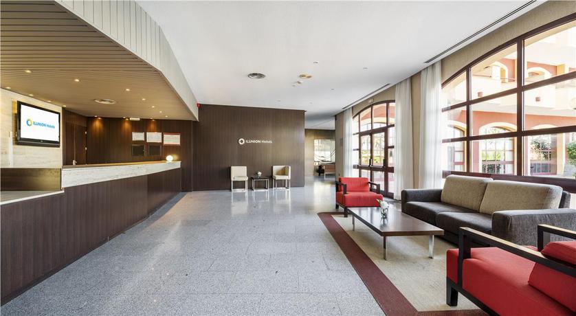 Imagen de los interiores del Hotel Ilunion Golf Badajoz. Foto 20