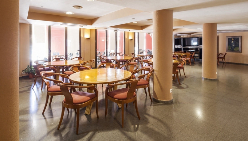 Imagen del bar/restaurante del Hotel Ilunion Las Lomas. Foto 6