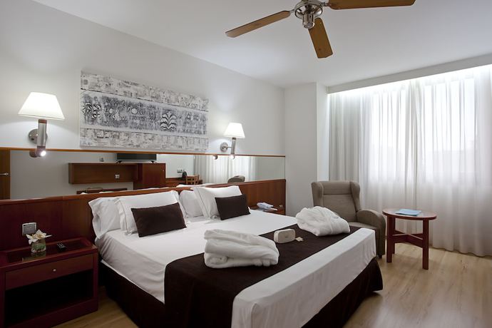 Imagen de la habitación del Hotel Ilunion Les Corts Spa. Foto 6