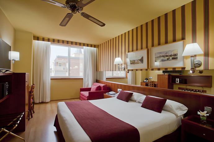 Imagen de la habitación del Hotel Ilunion Les Corts Spa. Foto 9