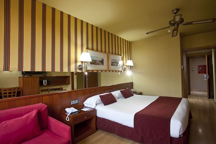 Imagen de la habitación del Hotel Ilunion Les Corts Spa. Foto 10