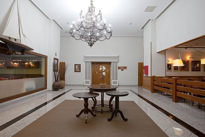 Imagen de los interiores del Hotel Ilunion Les Corts Spa. Foto 13