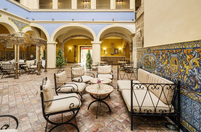 Imagen general del Hotel Ilunion Merida Palace. Foto 8