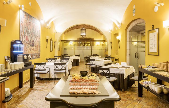 Imagen general del Hotel Ilunion Merida Palace. Foto 9