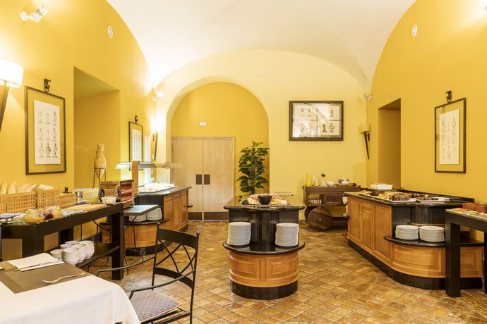 Imagen general del Hotel Ilunion Merida Palace. Foto 11