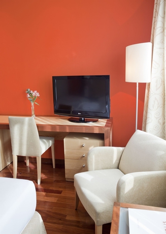 Imagen de la habitación del Hotel Ilunion Pio Xii. Foto 9