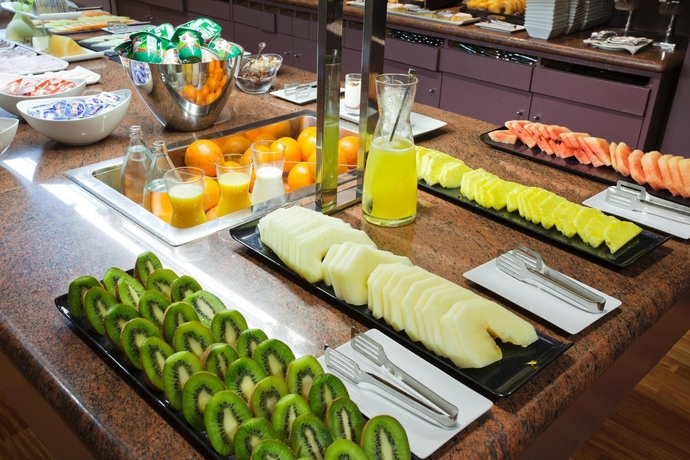 Imagen del bar/restaurante del Hotel Ilunion Pio Xii. Foto 5