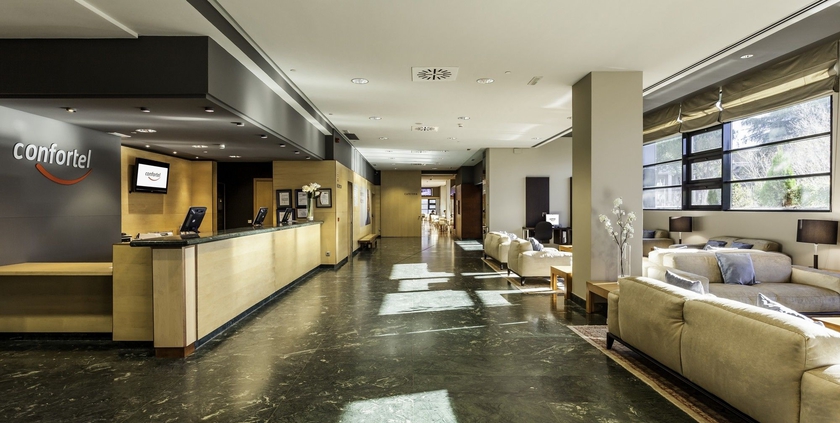 Imagen de los interiores del Hotel Ilunion Pio Xii. Foto 14