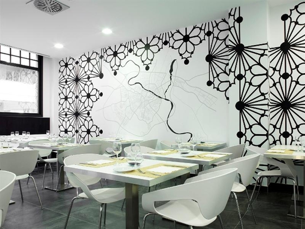 Imagen general del Hotel Ilunion Romareda. Foto 6