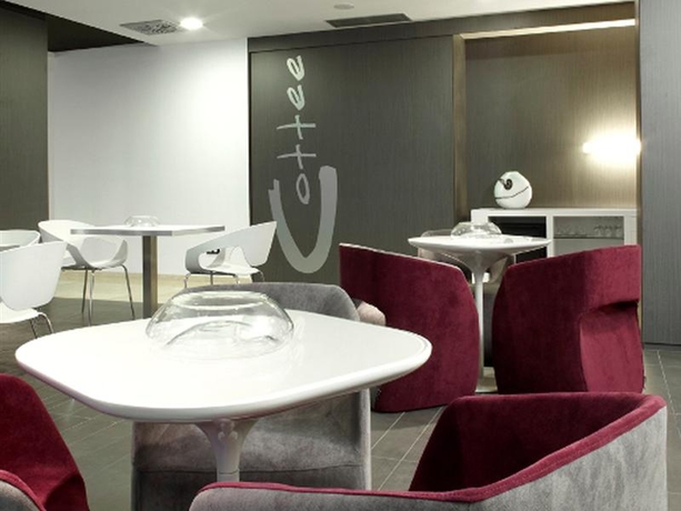 Imagen general del Hotel Ilunion Romareda. Foto 7