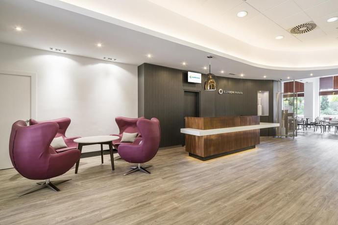 Imagen general del Hotel Ilunion Valencia 3. Foto 7