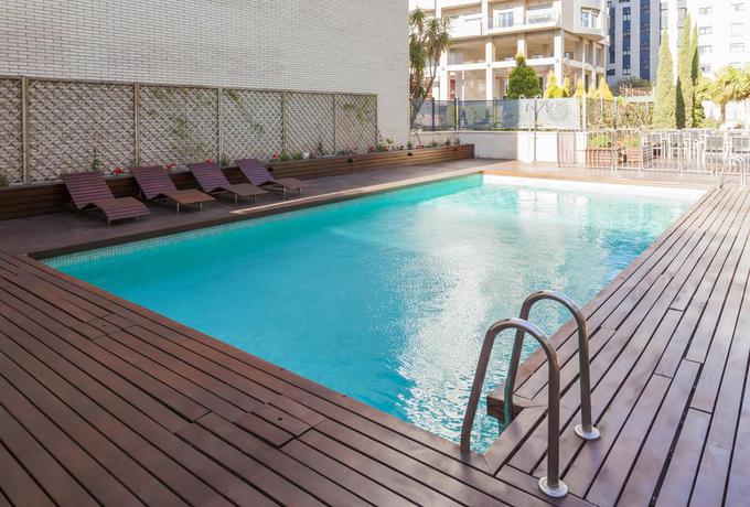 Imagen general del Hotel Ilunion Valencia 3. Foto 15