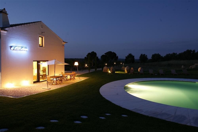 Imagen de la piscina del Hotel Imani Country House. Foto 16