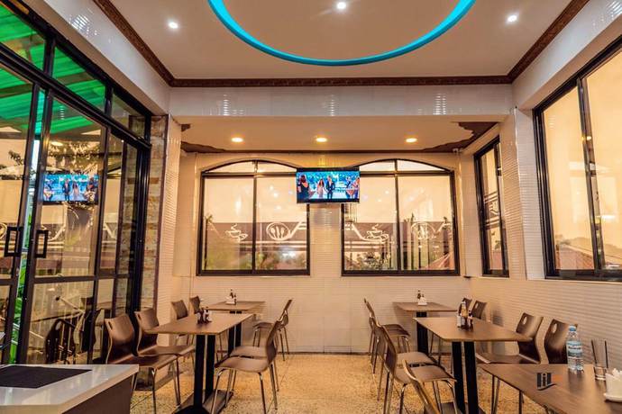 Imagen del bar/restaurante del Hotel Imara. Foto 4