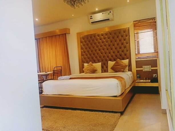 Imagen de la habitación del Hotel Imarat. Foto 9