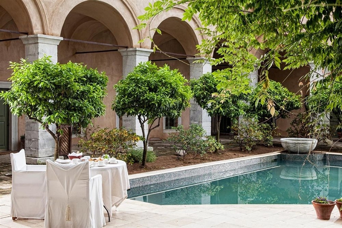 Imagen de la piscina del Hotel Imaret. Foto 16