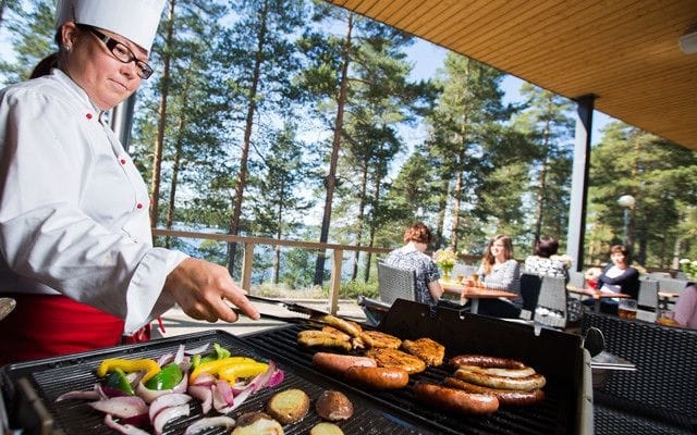 Imagen del bar/restaurante del Hotel Imatra Spa Sport Camp. Foto 2