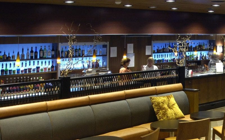 Imagen del bar/restaurante del Hotel Imatra Spa Sport Camp. Foto 4