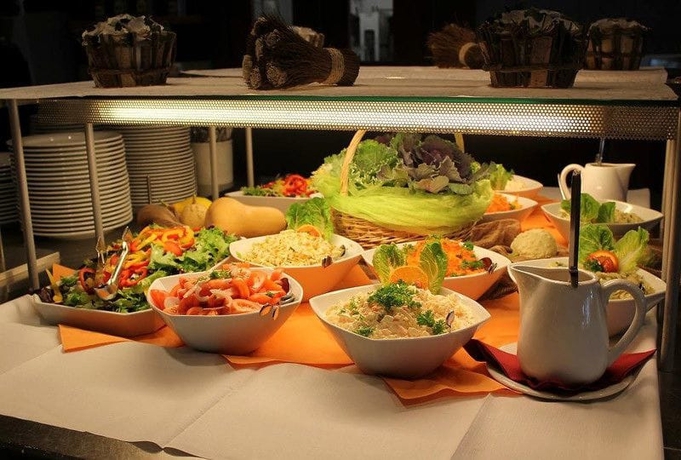 Imagen del bar/restaurante del Hotel Imatra Spa Sport Camp. Foto 9