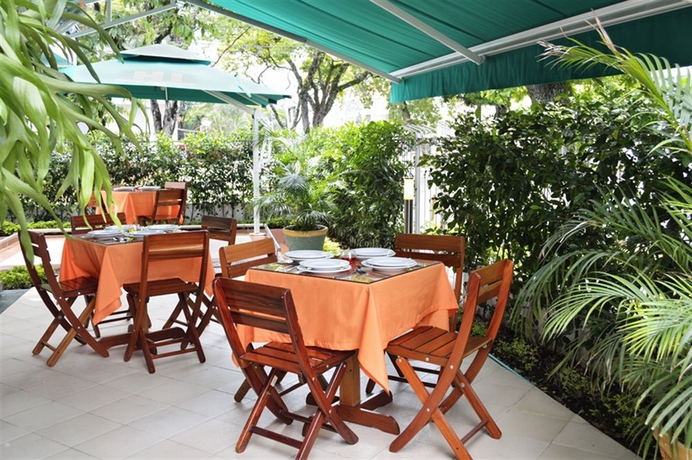 Imagen del bar/restaurante del Hotel Imbanaco. Foto 2