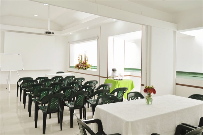 Imagen de los interiores del Hotel Imbanaco. Foto 11