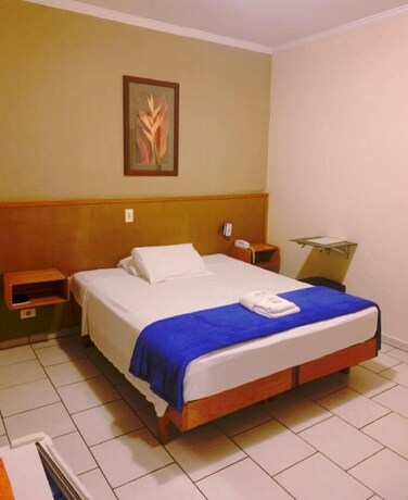 Imagen de la habitación del Hotel Imigrantes. Foto 17