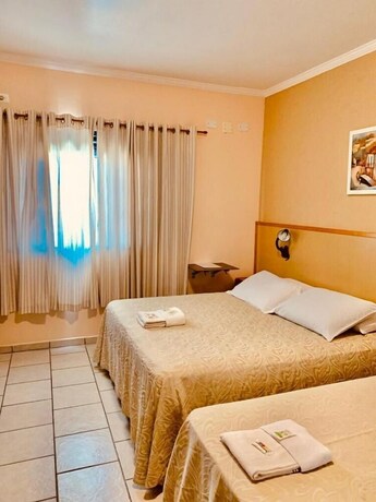 Imagen de la habitación del Hotel Imigrantes. Foto 20