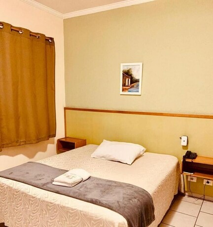 Imagen de la habitación del Hotel Imigrantes. Foto 25